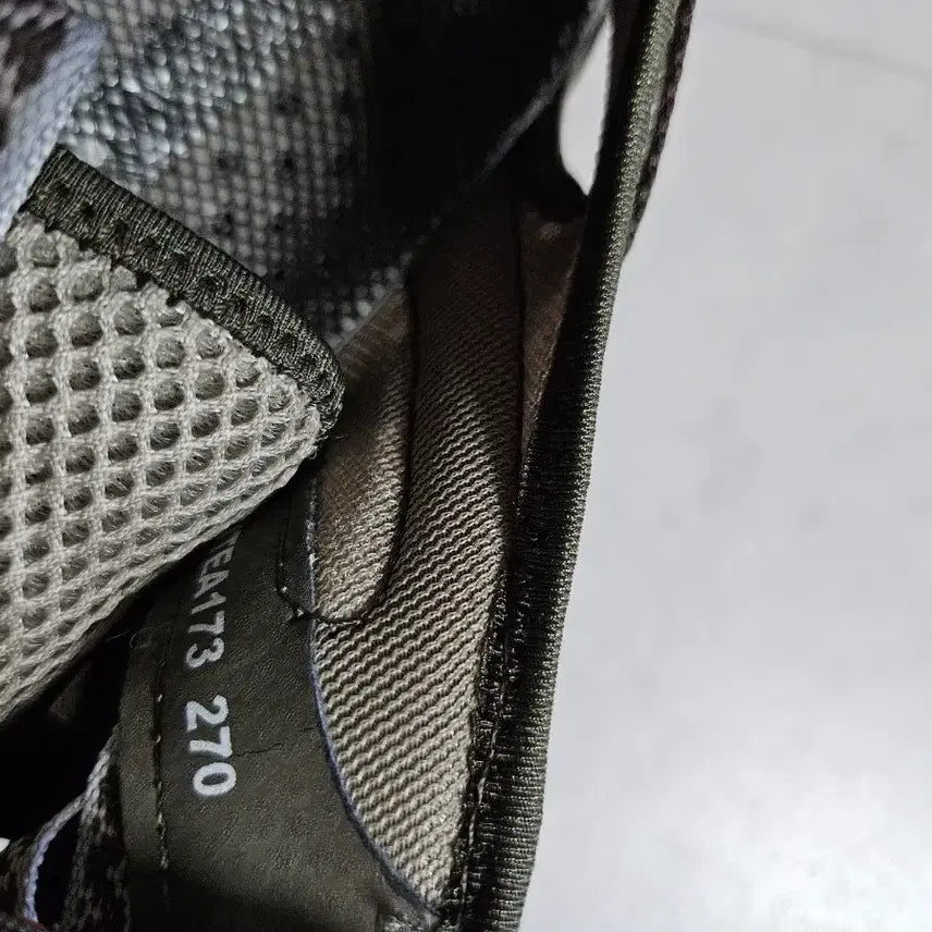 [BUNJANG] Westwood Mesh Sandal Sneakers 270 / 웨스트우드  샌들형 메쉬 운동화  270