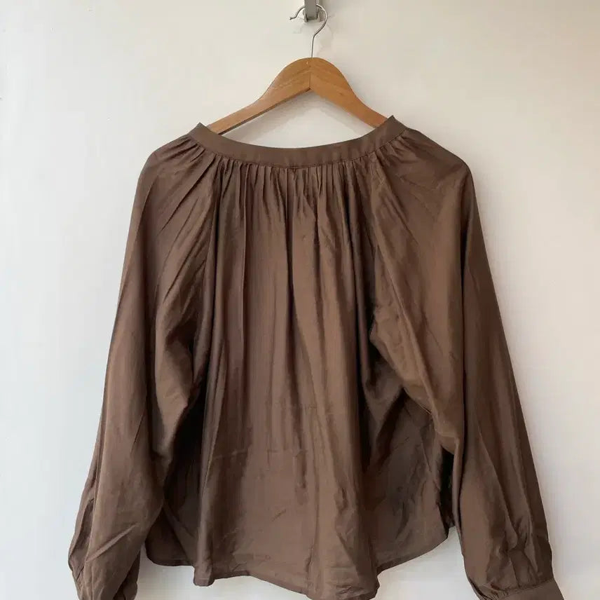 [BUNJANG] LIBRE Brown Puff Sleeve Blouse / LIBRE 브라운 퍼프 소매 블라우스
