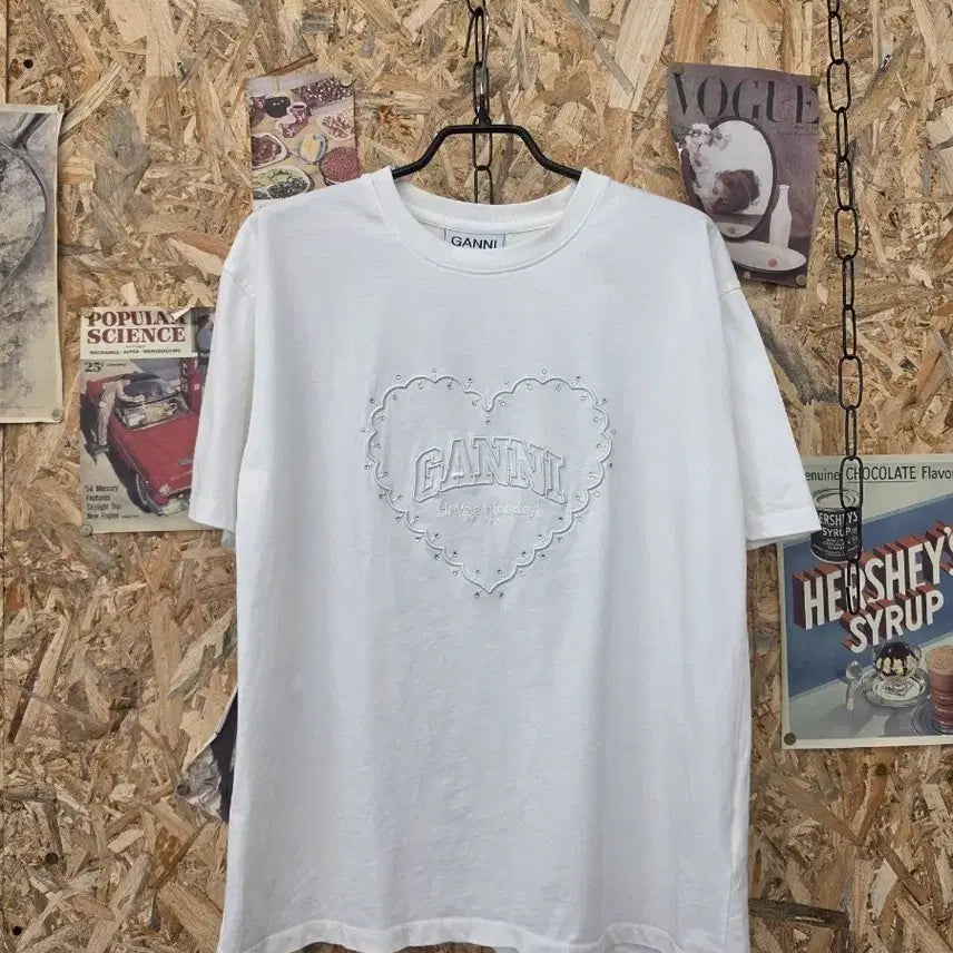 [BUNJANG] GANNI Heart Cubic Embroidery Short Sleeve T-Shirt / 가니 GANNI 하트 큐빅 자수 반팔 티셔츠