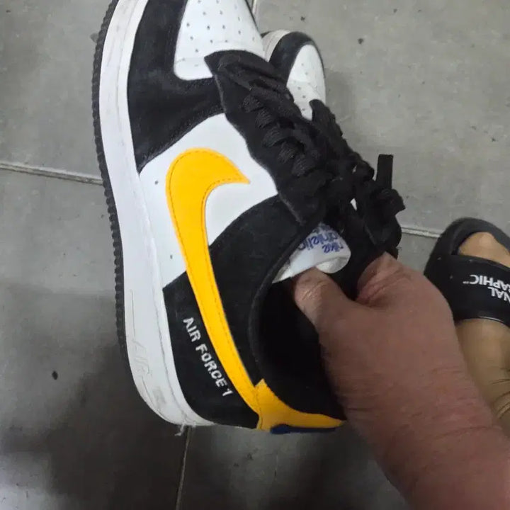[BUNJANG] Nike Athletic Club Sneakers Black/Yellow 245 / 나이키 애슬레틱 클럽 운동화 블랙/옐로우245