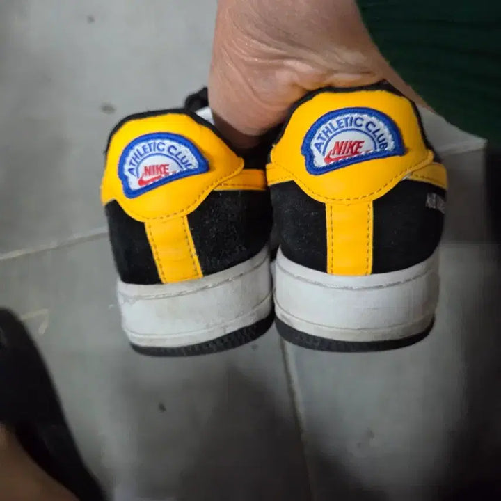 [BUNJANG] Nike Athletic Club Sneakers Black/Yellow 245 / 나이키 애슬레틱 클럽 운동화 블랙/옐로우245