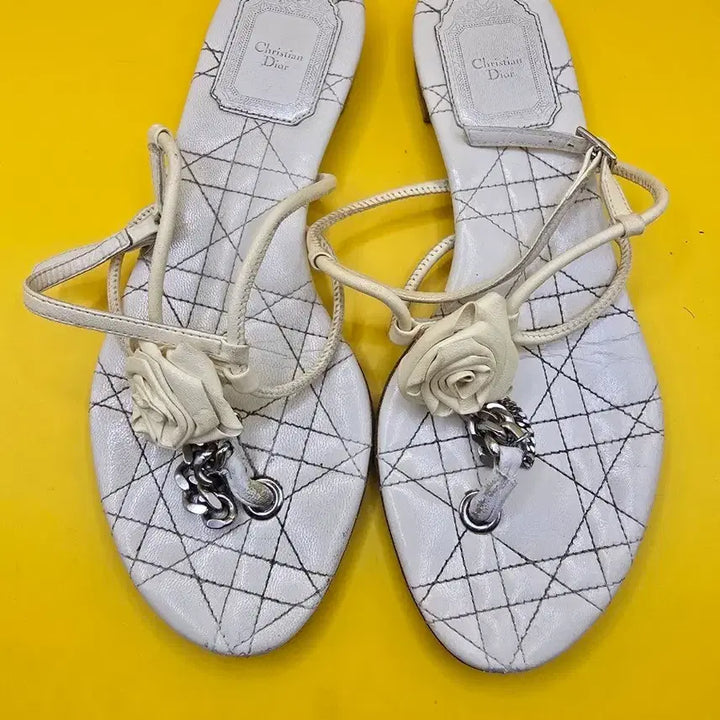 [BUNJANG] Dior Rose Chain Sandals Size 36 / 디올 로즈 체인 샌들 36