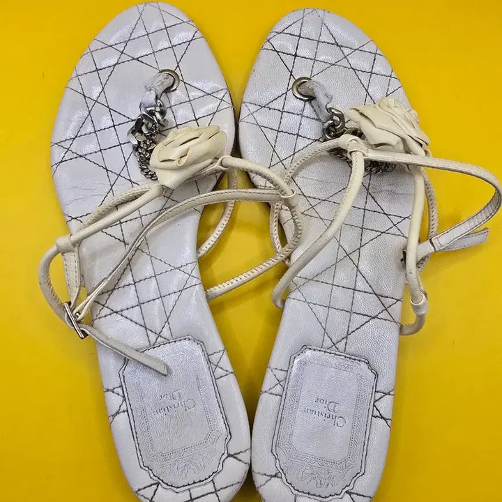 [BUNJANG] Dior Rose Chain Sandals Size 36 / 디올 로즈 체인 샌들 36