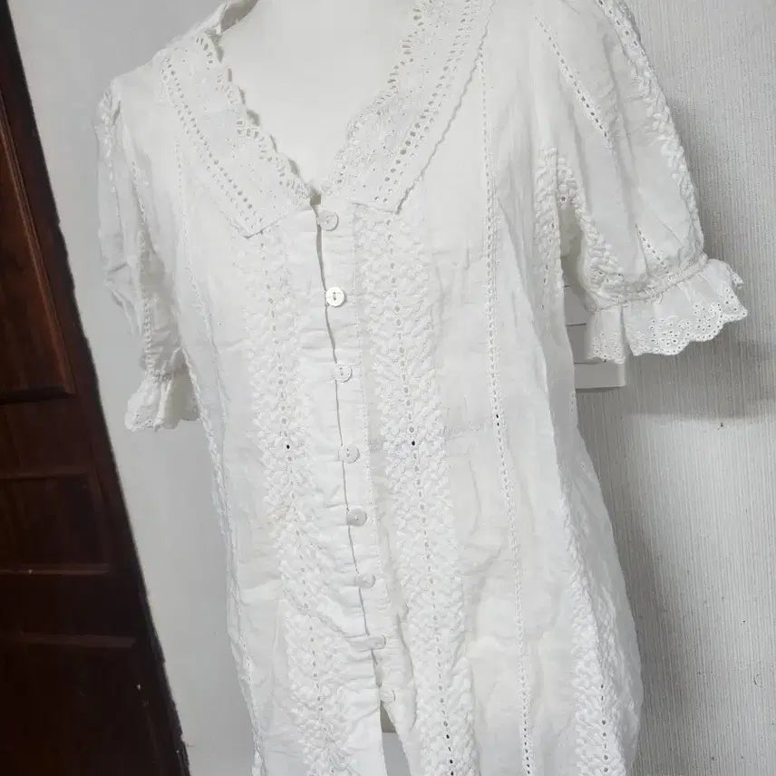 [BUNJANG] White Lace Short Sleeve Blouse / 화이트 레이스 반팔 블라우스