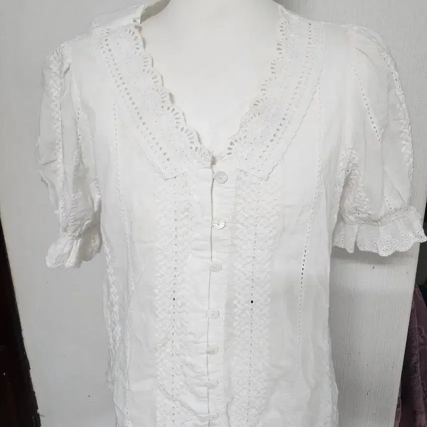 [BUNJANG] White Lace Short Sleeve Blouse / 화이트 레이스 반팔 블라우스