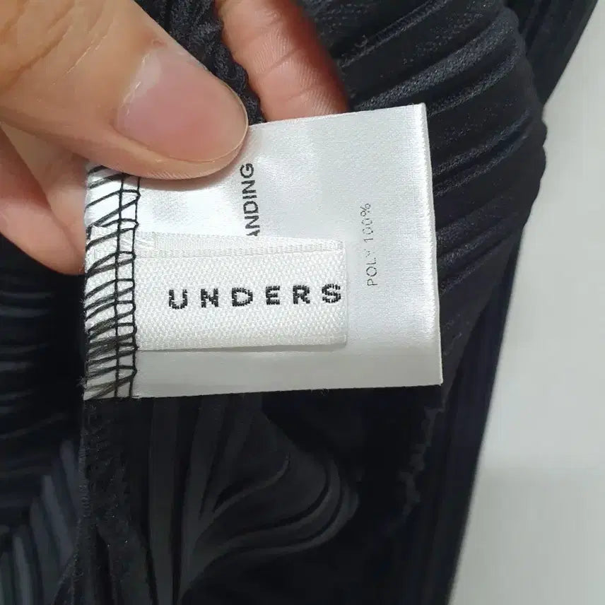 [BUNJANG] Understanding Pleats T-Shirt / 언더스탠딩 플리츠 티셔츠