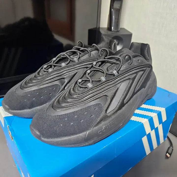 [BUNJANG] Adidas Ozelia Black 280 / 아디다스 오젤리아 280