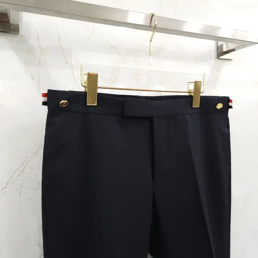 [BUNJANG] Thom Browne Navy Twill Low-Rise Pants MTC159A Size 1 / 1 / 톰브라운 네이비 트윌 로우라이즈 팬츠 MTC159A