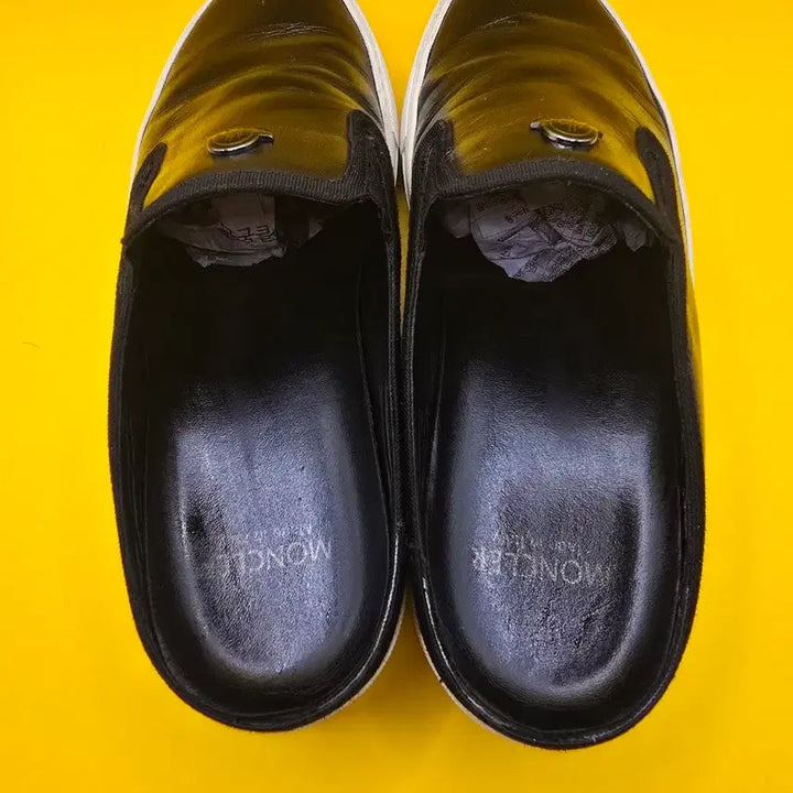 [BUNJANG] Moncler Black Leather Mules Slip-on Shoes - Size 36 (235) / 몽클레어 레더 뮬 슬립온 블랙36(235)