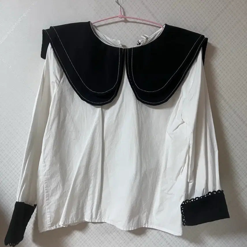 [BUNJANG] Color Block Collar Shirt / 화이트 블랙 배색 카라 셔츠
