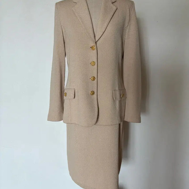 [BUNJANG] Tiffany &amp; Co. Tailored Suit Set - Ivory with Gold Buttons / 티파니 정장
