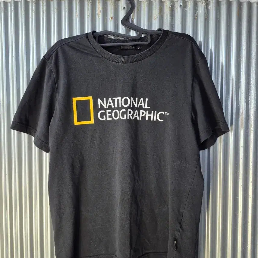 [BUNJANG] National Geographic Black T-Shirt (Size M) / M 내셔널지오그래픽 검정 반팔 티셔츠