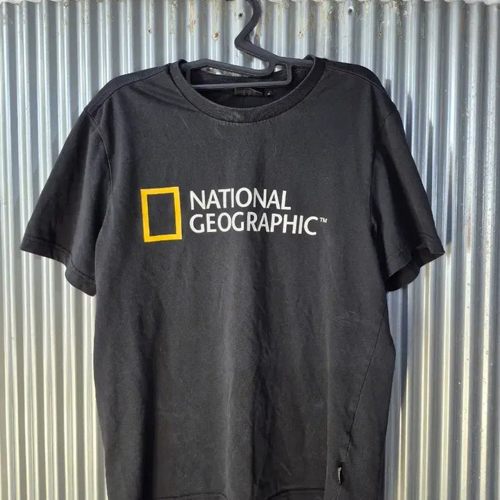[BUNJANG] National Geographic Black T-Shirt (Size M) / M 내셔널지오그래픽 검정 반팔 티셔츠