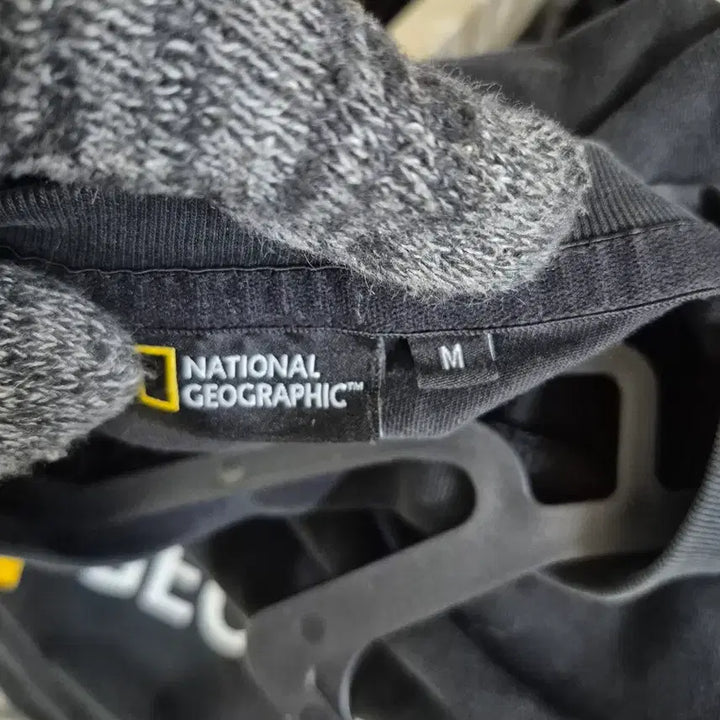 [BUNJANG] National Geographic Black T-Shirt (Size M) / M 내셔널지오그래픽 검정 반팔 티셔츠