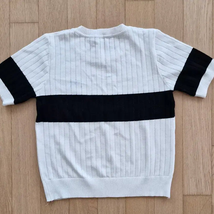 [BUNJANG] Short Sleeve Knit Top (White/Black) / *새상품* 반팔 니트 화이트 블랙