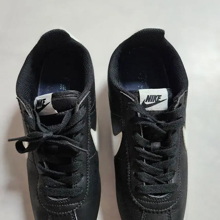 [BUNJANG] Nike Cortez Black Sneakers Size 245 / 나이키 코르테즈 블랙 운동화  245