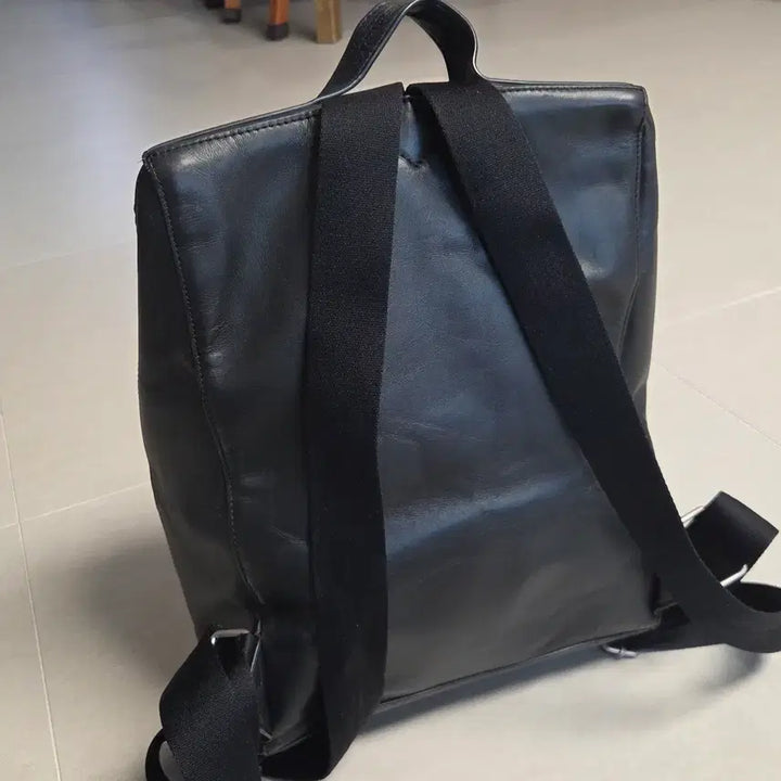 [BUNJANG] Mandarin Duck MD CLASS Leather Backpack / 만다리나덕 MD CLASS 가죽 백팩
