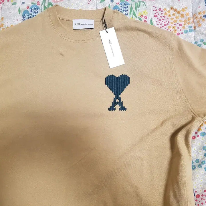 [BUNJANG] Ami Heart Logo Short Sleeve T-Shirt Beige/Cream / 아미 하트 로고 반팔 티셔츠 베이지/크림