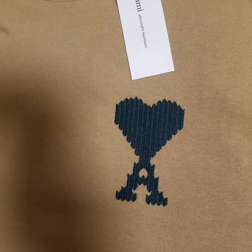 [BUNJANG] Ami Heart Logo Short Sleeve T-Shirt Beige/Cream / 아미 하트 로고 반팔 티셔츠 베이지/크림