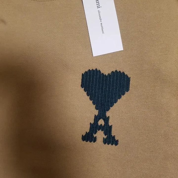 [BUNJANG] Ami Heart Logo Short Sleeve T-Shirt Beige/Cream / 아미 하트 로고 반팔 티셔츠 베이지/크림