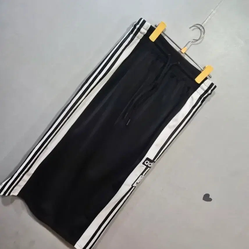 [BUNJANG] Adidas 3-Stripes Black Track Skirt Size 26-27 / 아디다스 삼선 블랙 트랙 스커트26~27