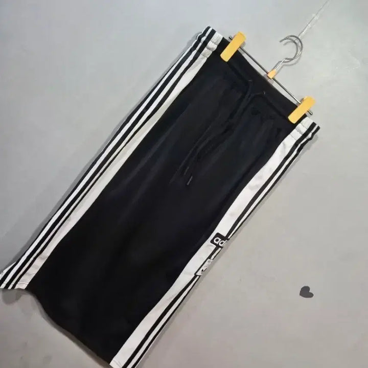[BUNJANG] Adidas 3-Stripes Black Track Skirt Size 26-27 / 아디다스 삼선 블랙 트랙 스커트26~27