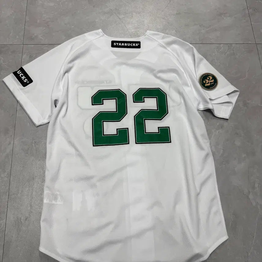 [BUNJANG] SSG Landers x Starbucks 25th Anniversary Collaboration Uniform (Unused) / 95 SSG 랜더스 X 스타벅스 콜라보레이션 유니폼 22주년 미사용