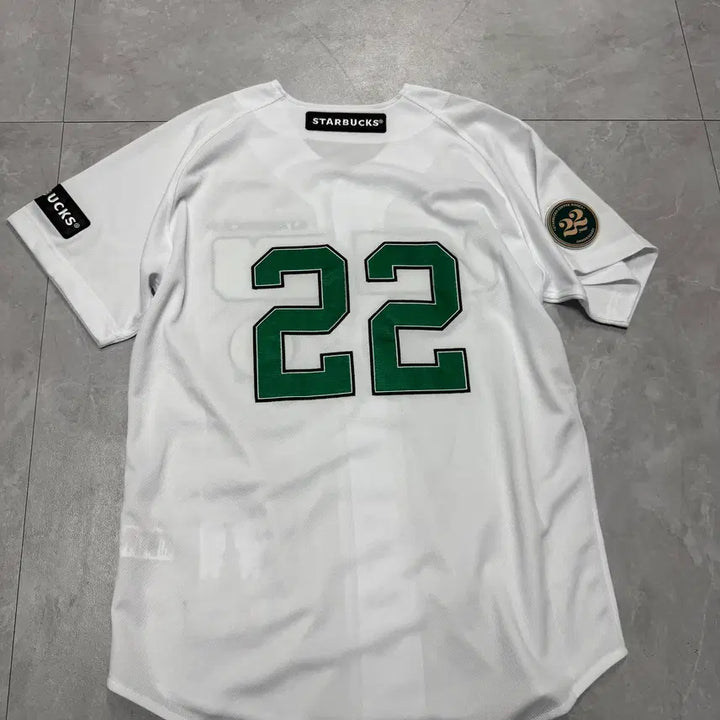 [BUNJANG] SSG Landers x Starbucks 25th Anniversary Collaboration Uniform (Unused) / 95 SSG 랜더스 X 스타벅스 콜라보레이션 유니폼 22주년 미사용