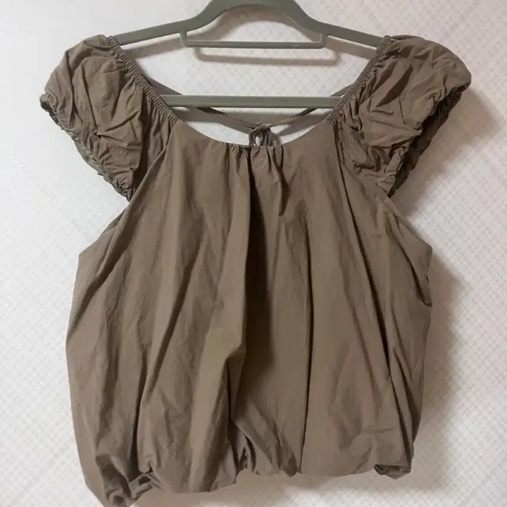 [BUNJANG] Leshop Khaki String Tank Top Blouse / 르샵 카키색 끈 나시 블라우스
