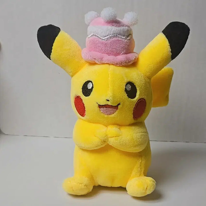 [BUNJANG] Lotte Cinema Pikachu Plush / 롯데시네마 포켓몬스터 피카츄