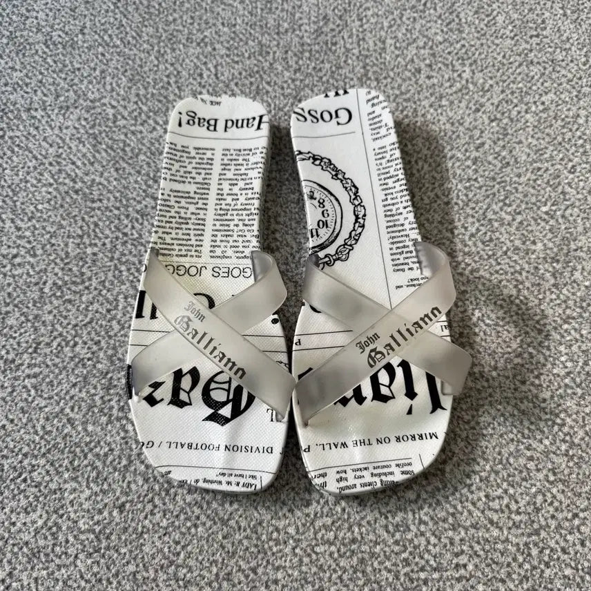 [BUNJANG] John Galliano Newspaper Slides 38 (240) / 존갈리아노 뉴스페이퍼 슬리퍼 38 240