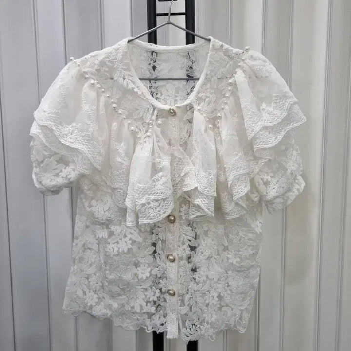 [BUNJANG] White Lace Blouse with Pearl Embellishments / 화이트 레이스 블라우스 진주 장식