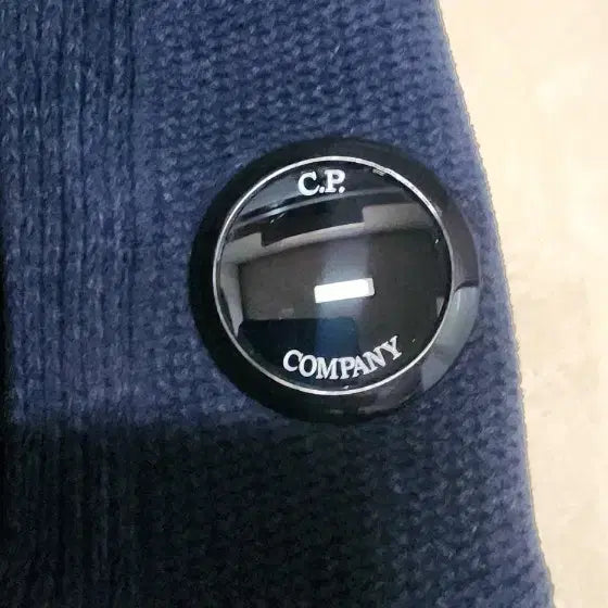 [BUNJANG] CP Company Lens Wappen Knit Sweater Size 105 / 씨피컴퍼니 렌즈와펜 니트 105
