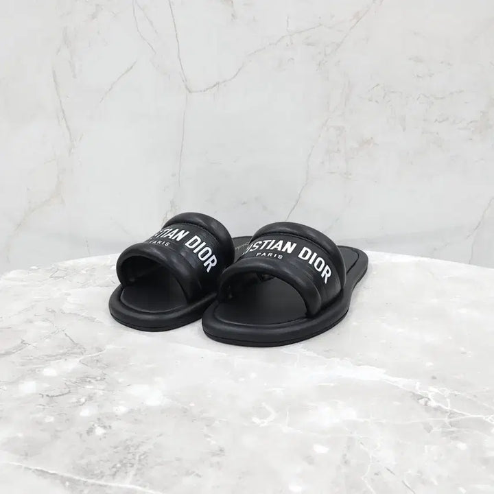 [BUNJANG] Dior Ever DI Embossed Leather Slides 36.5 / 36.5 / 디올 에브리 D 엠보스드 레더 슬리퍼 KCQ861LBO
