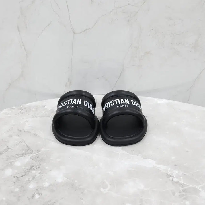 [BUNJANG] Dior Ever DI Embossed Leather Slides 36.5 / 36.5 / 디올 에브리 D 엠보스드 레더 슬리퍼 KCQ861LBO