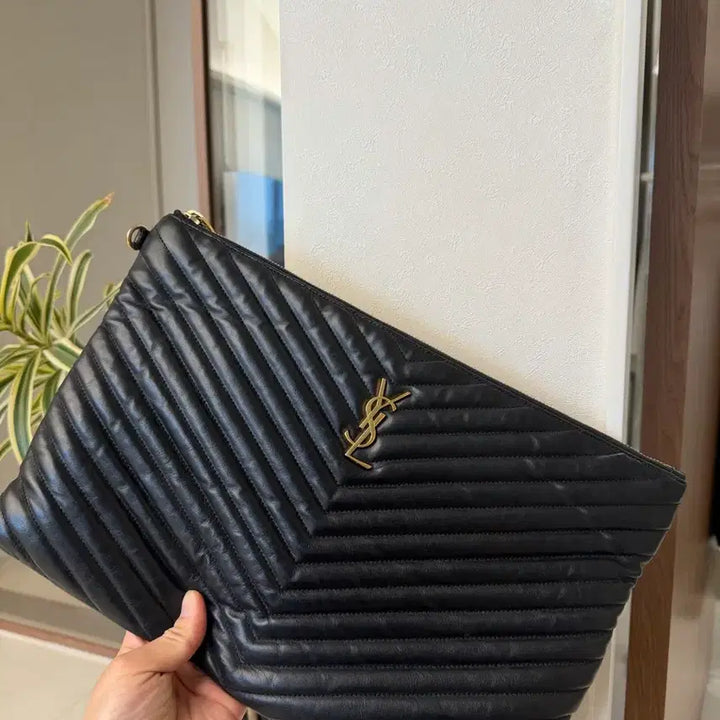 [BUNJANG] Saint Laurent Black Leather Quilted Clutch Bag / 생로랑 블랙 레더 클러치 백