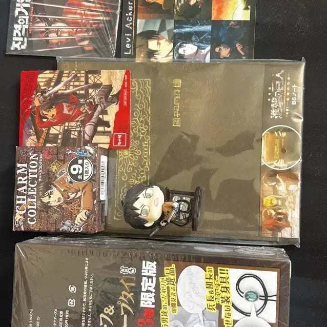 [BUNJANG] Attack on Titan Loop Tie &amp; Goods Bundle Set / 급처) 진격의거인 루프타이 각종 굿즈 일괄 판매