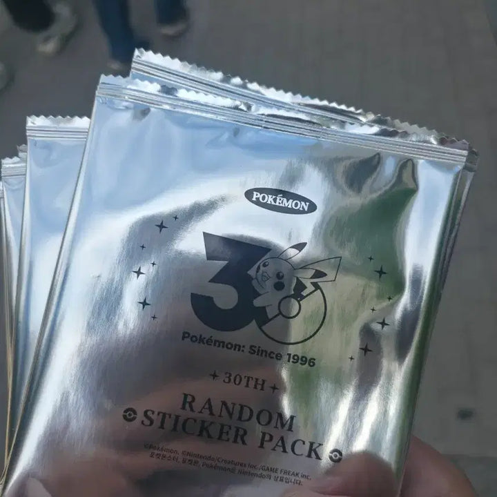 [BUNJANG] Pokemon 30th Anniversary Logo Sticker Pack (40 Count) / 미개봉 포켓몬 30주년 로고스티커
