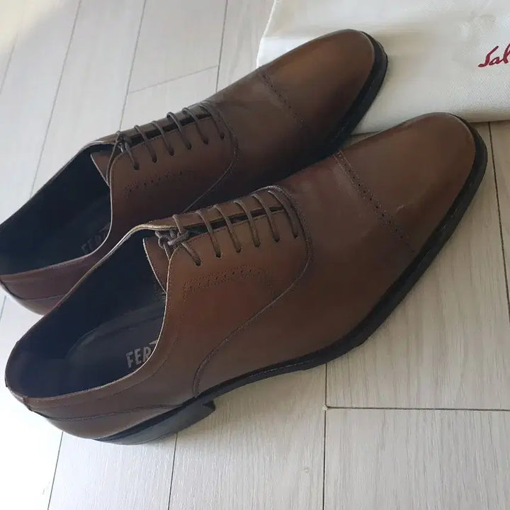 [BUNJANG] Salvatore Ferragamo Lace-Up Leather Shoes / 남265페레가모 레이스업구두