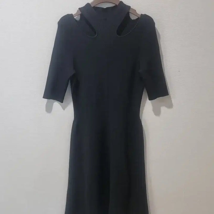 [BUNJANG] Maje Black Cut-Out Knit Dress / 마쥬 블랙 컷아웃 니트 원피스 새상품