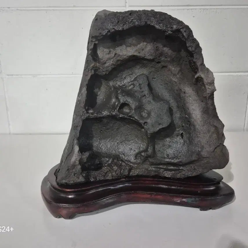 [BUNJANG] Jeju Island Natural Stone Suiseki with Stand / 자연석 산지:제주도(형제섬)