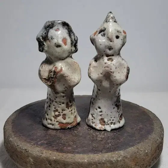 [BUNJANG] Joseon Dynasty Celadon Ceramic Figure Burial Goods (Pair) / 백자철화인물형명기(한쌍2점)