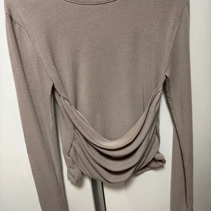 [BUNJANG] Beige Shirring Long Sleeve T-Shirt / 베이지 셔링 긴팔 티셔츠