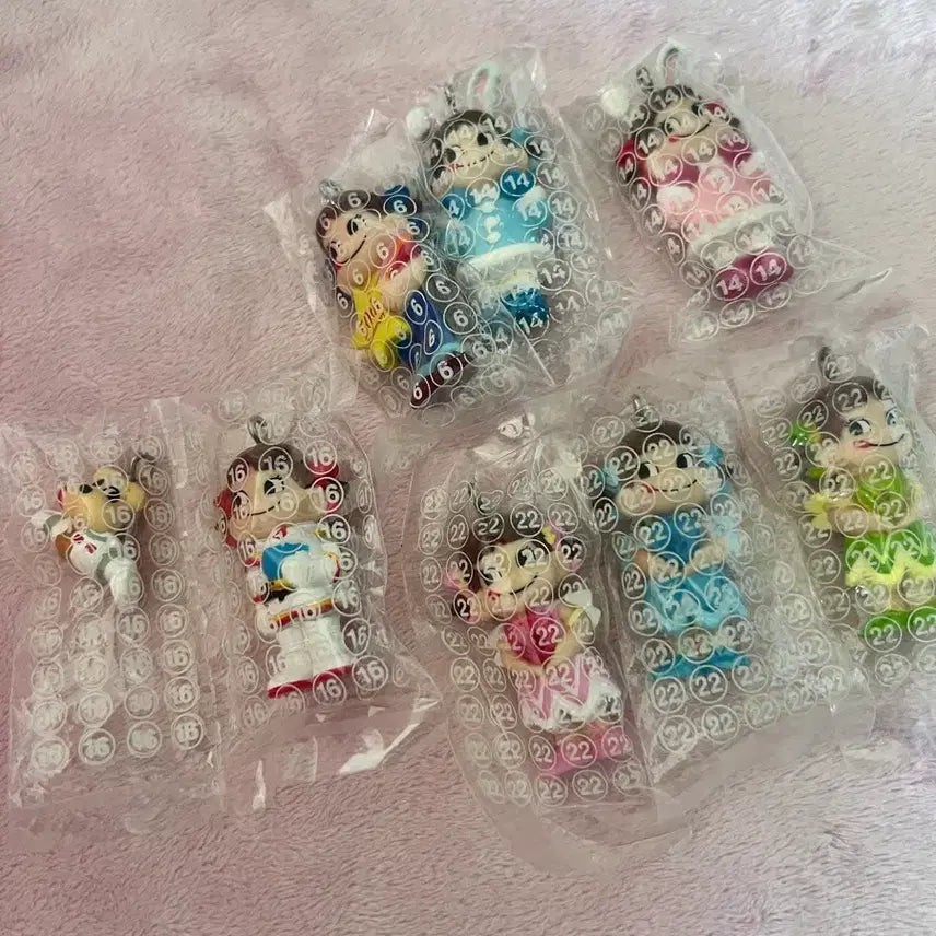 [BUNJANG] Vintage Peko-chan Figure Keychain Strap / 고전 페코짱 피규어 키링 스트랩
