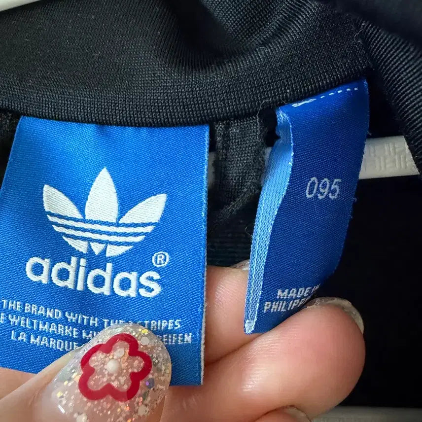 [BUNJANG] Adidas Black Jersey with Pink/Blue Stripes, Size 95 / 아디다스 블랙 져지 핑크/블루 삼선 95