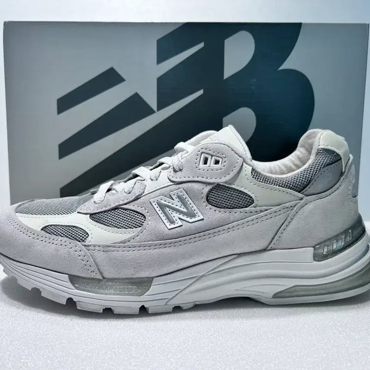 [BUNJANG] New Balance 992 MIU Core White / 뉴발란스 992 MIU 코어 화이트(260)