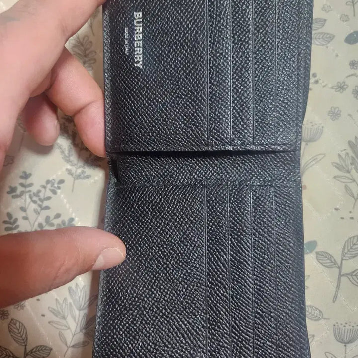 [BUNJANG] Burberry Stripe Bifold Wallet / 버버리 스트라이프 반지갑 남성 지갑
