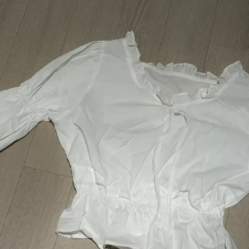 [BUNJANG] Feminine Blouse / 블라우스