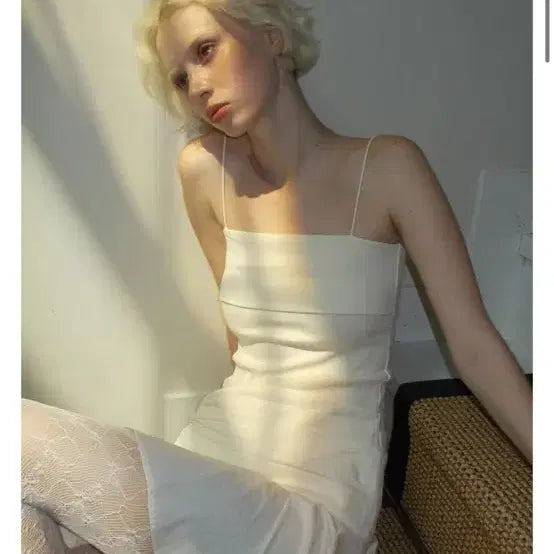 [BUNJANG] Qurity Ruffle Sleeveless Dress Ivory / 큐리티 러플 슬리브리스 원피스 아이보리