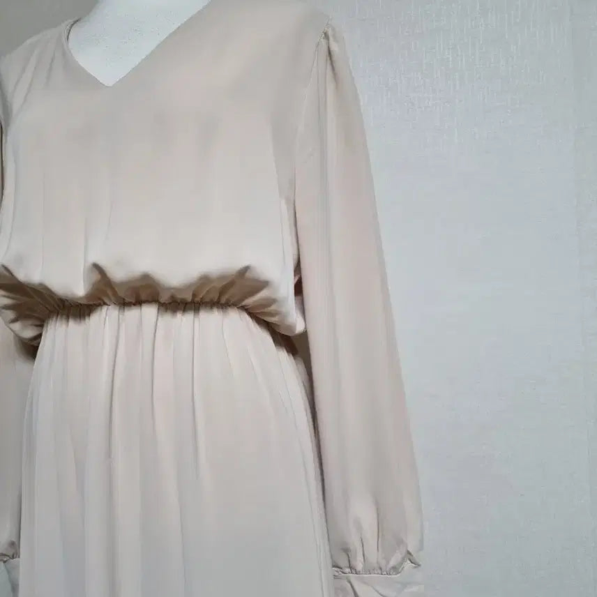 [BUNJANG] Beige V-Neck Long Dress / L185 브이넥 베이지롱원피스